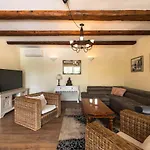 Spacious House / Pool / Jacuzzi / Playground / 6+2 * Rakalj