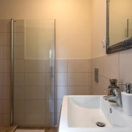 Spacious House / Pool / Jacuzzi / Playground / 6+2 *