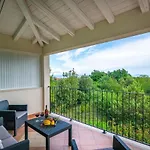 Spacious House / Pool / Jacuzzi / Playground / 6+2 *
