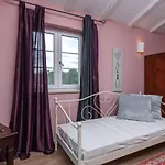 Spacious House / Pool / Jacuzzi / Playground / 6+2 Hébergement de vacances *