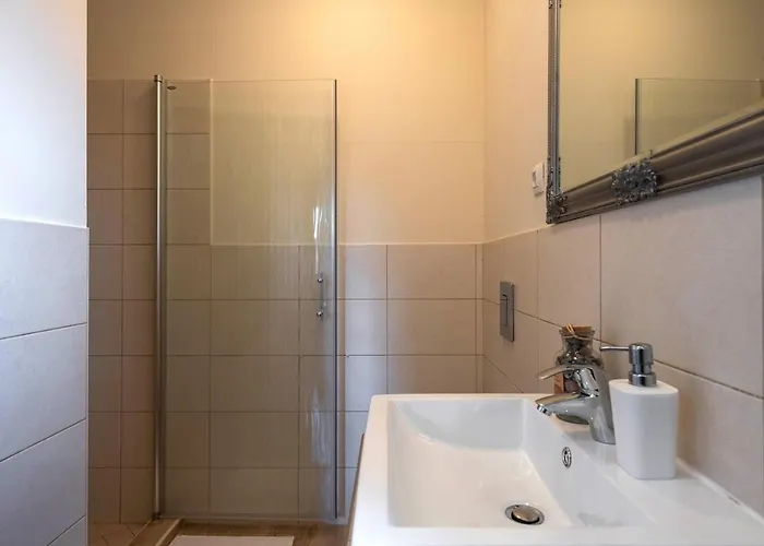 Spacious House / Pool / Jacuzzi / Playground / 6+2 *